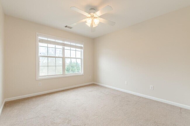 Building Photo - 1150 Emperor Ln