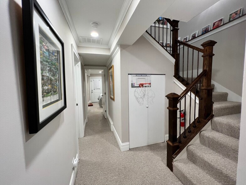 Building Photo - 3616 N Bosworth Ave