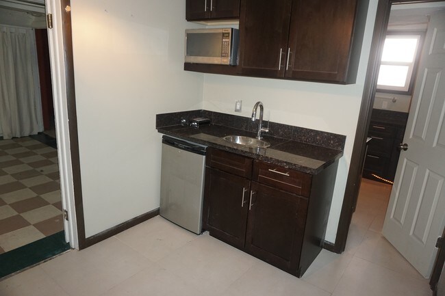 Building Photo - 717 S Emerson St