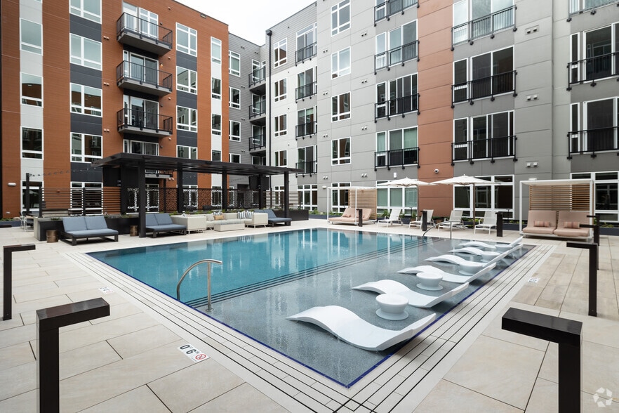Primary Photo - Bemiston Place Apartments