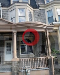 Building Photo - Great space & Location!