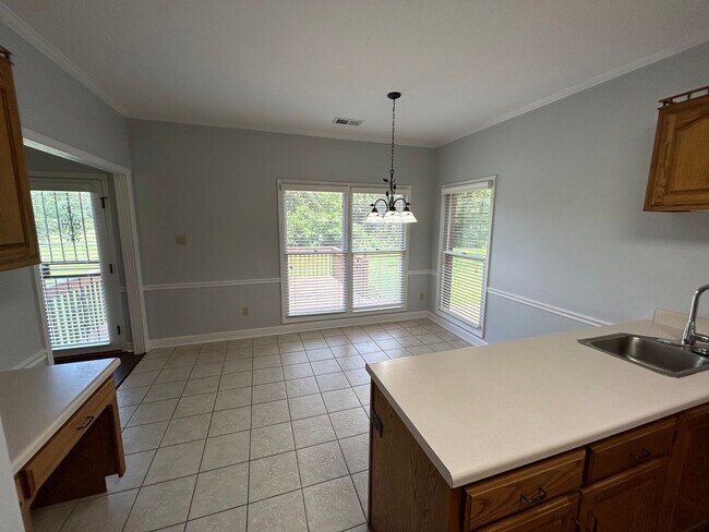 Building Photo - Desirable Oakland Home on Acreage. Owner W...