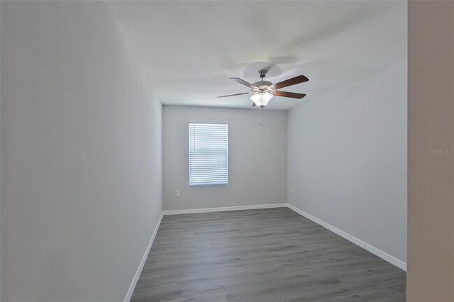 Building Photo - 8704 SW 44th Ct