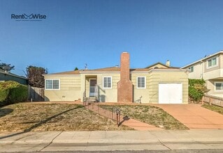 Building Photo - 3016 Del Ray St
