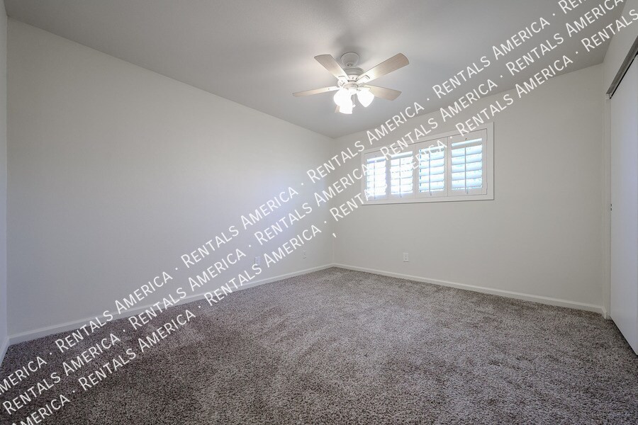 Building Photo - 5525 E Thomas Rd