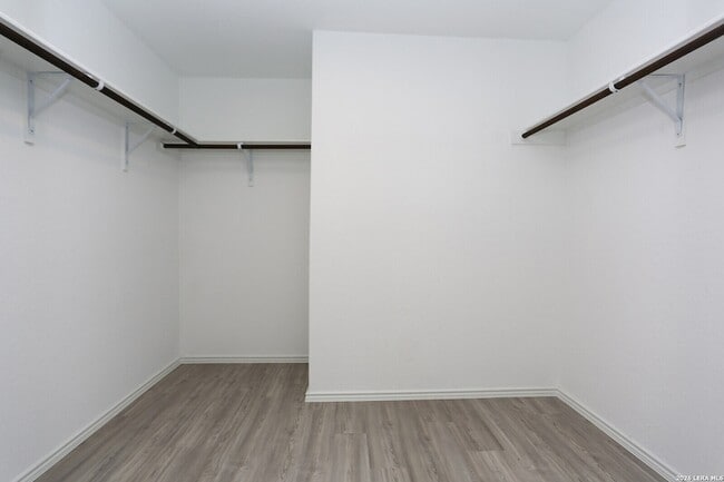 Building Photo - 6503 Scarecrow Wy