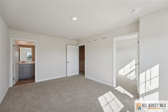 Building Photo - 25 Elliot Ln