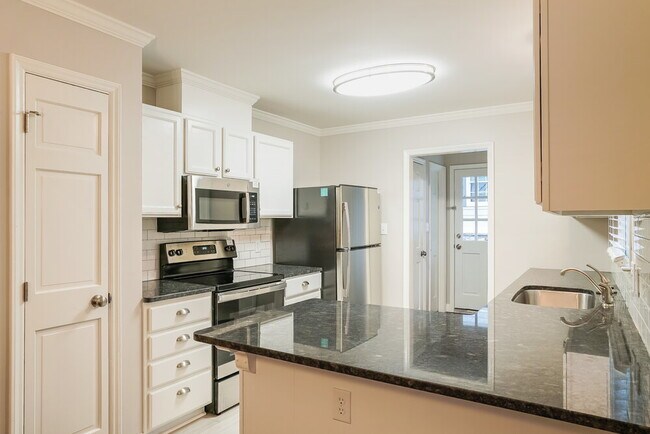 Building Photo - 4813 Draper Rd