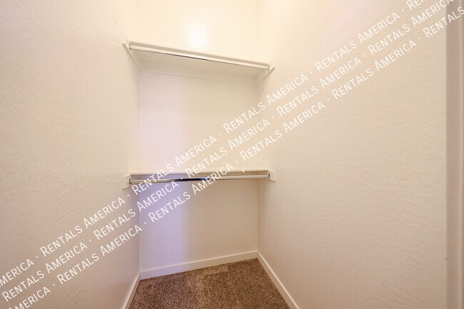 Building Photo - 10556 E Nichols Ave
