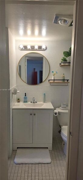 Building Photo - 2861 Leonard Dr