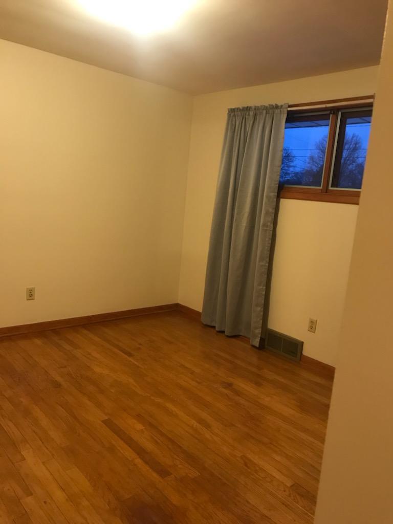 Building Photo - 990 Dravis St