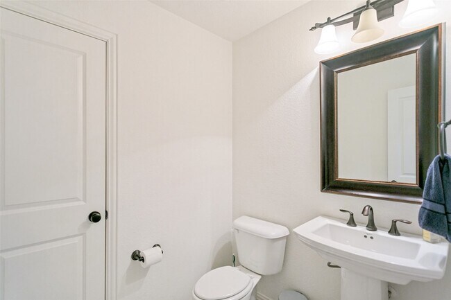 Building Photo - 7721 Shackelford Dr