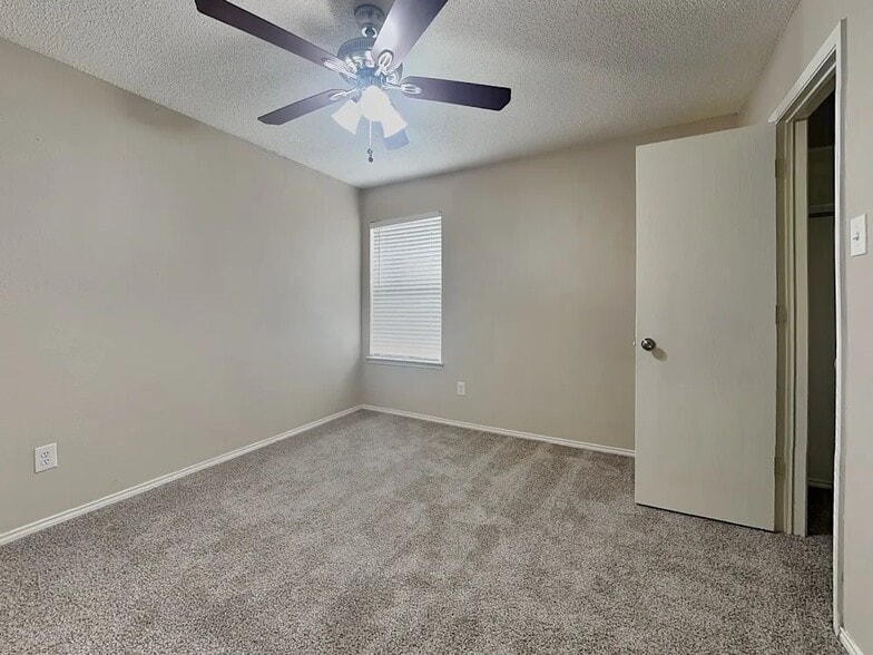Building Photo - 8004 Mourning Dove Dr