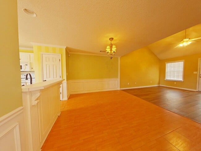 Building Photo - Two Bedroom Townhome in the Heart of Grovetown!