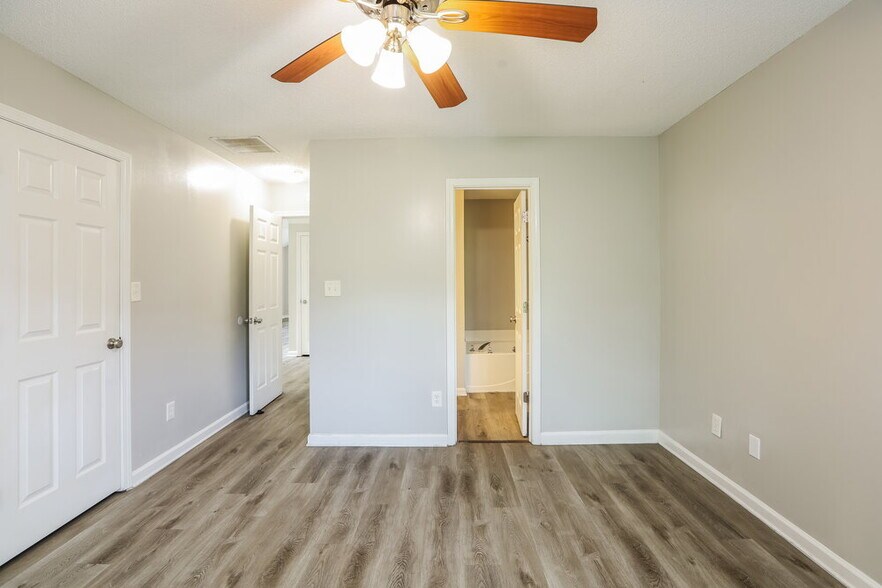Building Photo - 1376 Camrose Ct