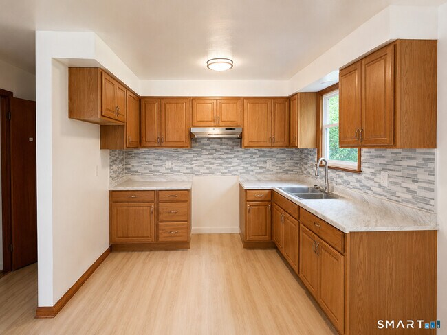 Building Photo - 98 Hartley Dr