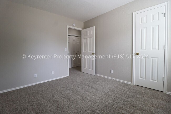 Building Photo - 3 Bed | 2.5 Bath in Jenks!
