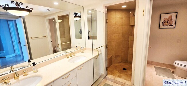 Building Photo - 2747 Paradise Rd