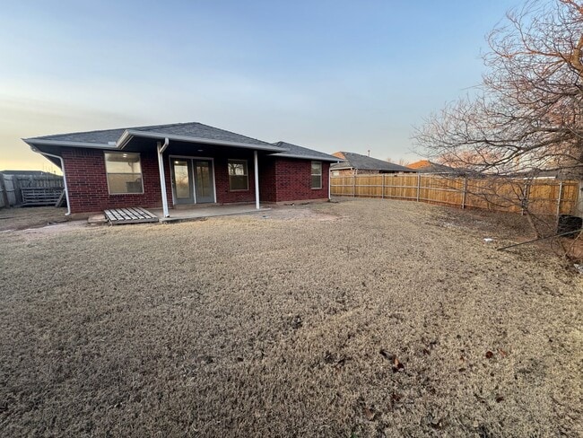 Building Photo - Storm Shelter!!! This 3 bed, 2 bath, 2 Car Garage home has new paint, kitchen and bathroom granit...