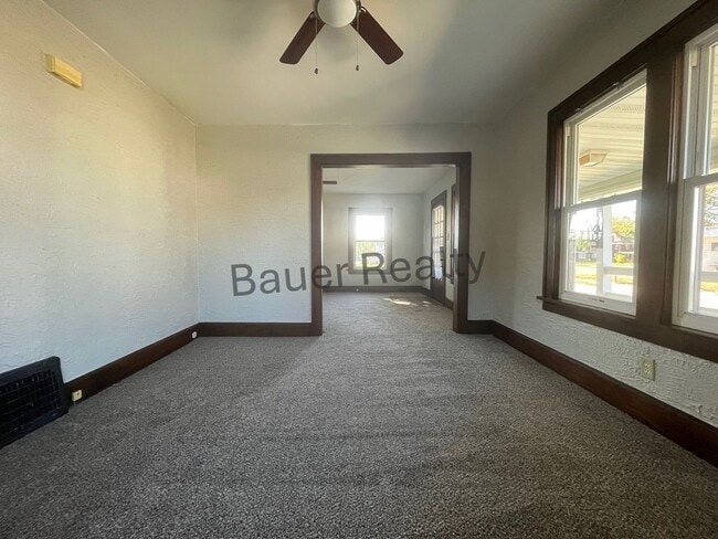 Building Photo - Three Bedroom Home