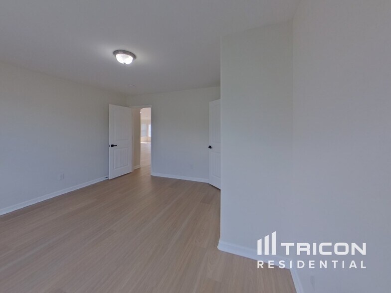 Building Photo - 122 Corinth Dr