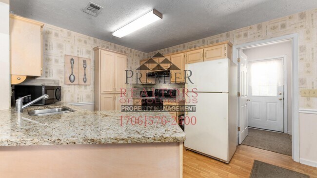 Building Photo - 1740 Doerun Dr