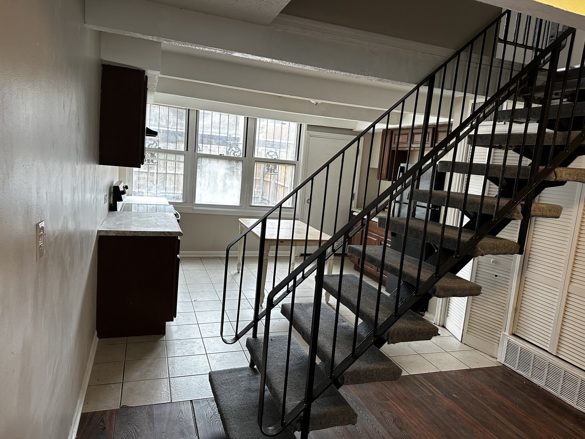 Kitchen - 4816 S Drexel Blvd