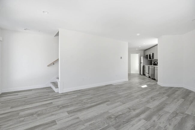 Building Photo - 23 Blake St