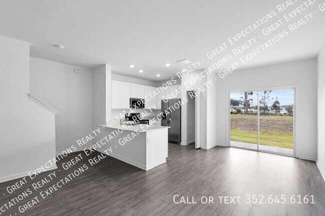 Building Photo - 4859 SW 81st Lp