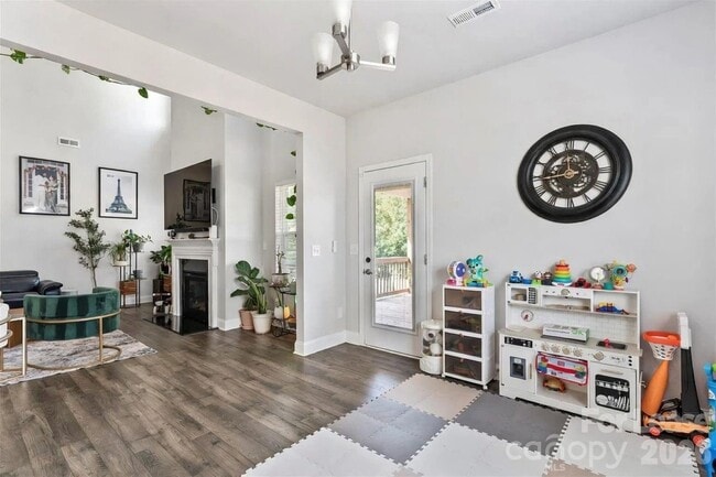 Building Photo - 11732 Glenwood Dr