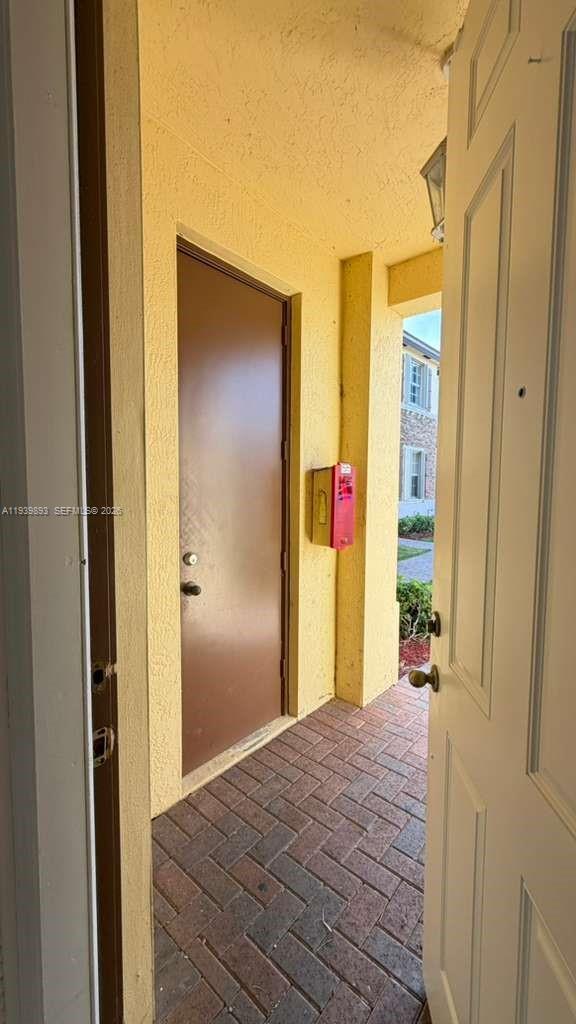 Building Photo - 1555 NE 33rd Rd