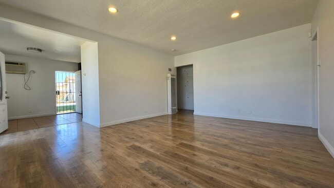 Building Photo - 5578 Newman St