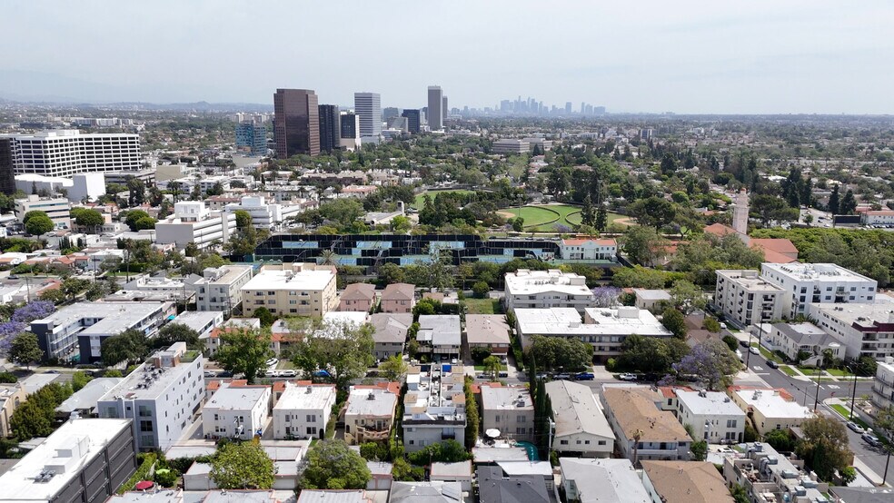 Building Photo - 839 S Holt Ave