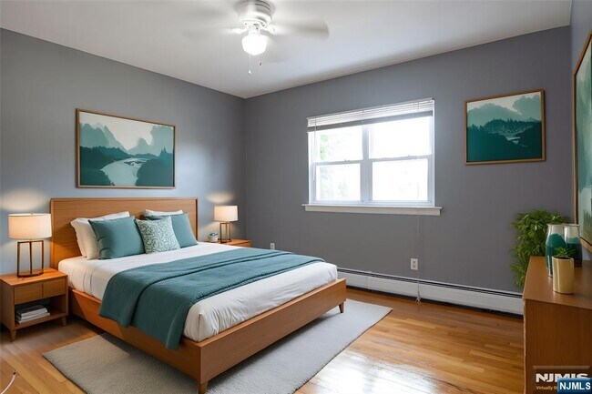 Building Photo - 395 S Park St