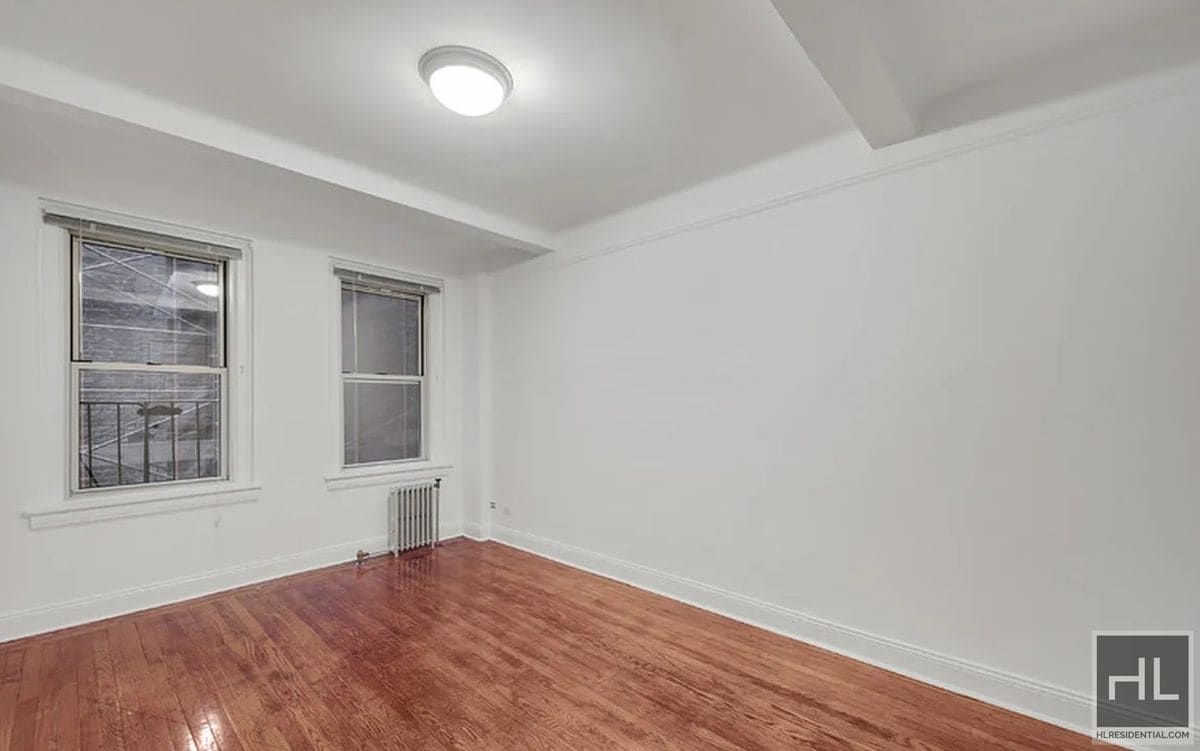 Building Photo - EAST 10 STREET