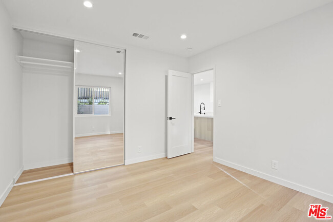 Building Photo - 2521 10th St