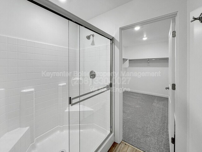 Building Photo - 4119 W Perspective St