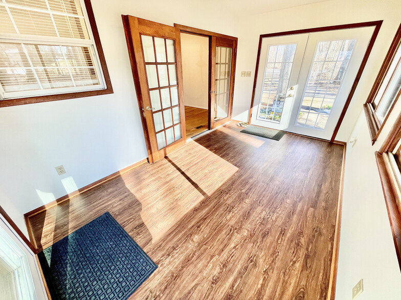 Mudroom - 21628 Parker Rd