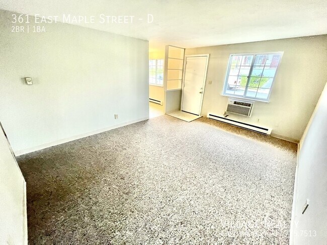 Building Photo - 361 E Maple St