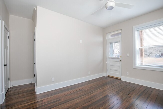 Building Photo - Charming Renovation in the HEART of DOGTOWN!