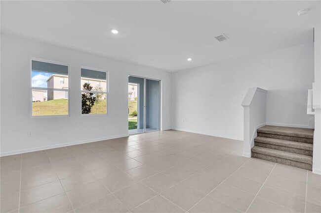 Building Photo - 2827 Maloof Dr