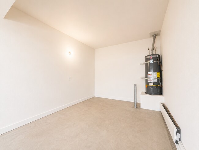 Building Photo - Beautifully Updated 5 Bedroom House with 3 Car Garage For Rent