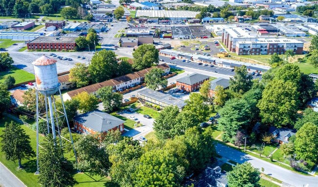 Building Photo - 1439 Townley Dr