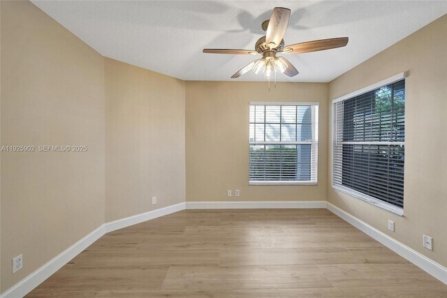 Building Photo - 9012 Lake Park Cir S