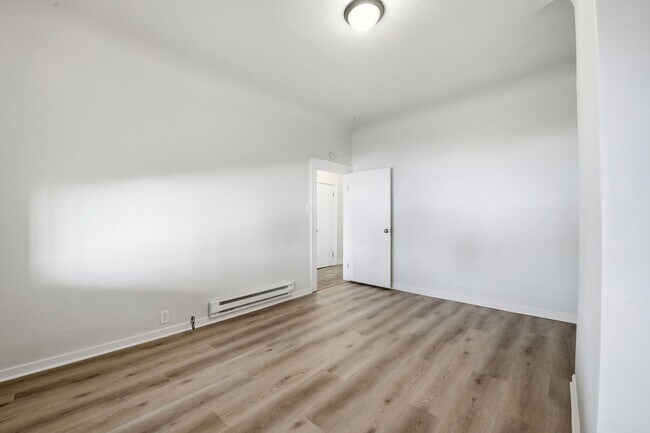 Building Photo - 1473 Clay St