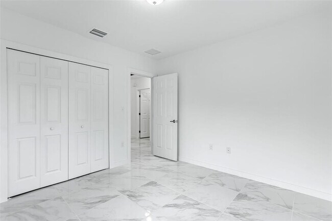 Building Photo - 1244 NW 71st St