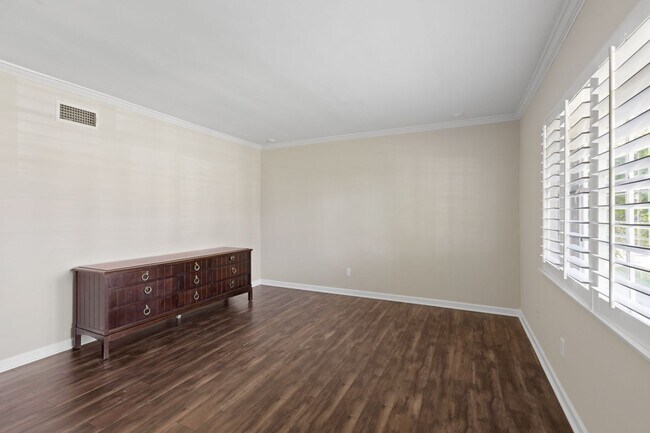 Building Photo - Welcome to this Beautiful Ranch-Style Home...