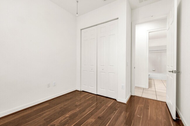 Building Photo - 555 Pacific Grove Dr