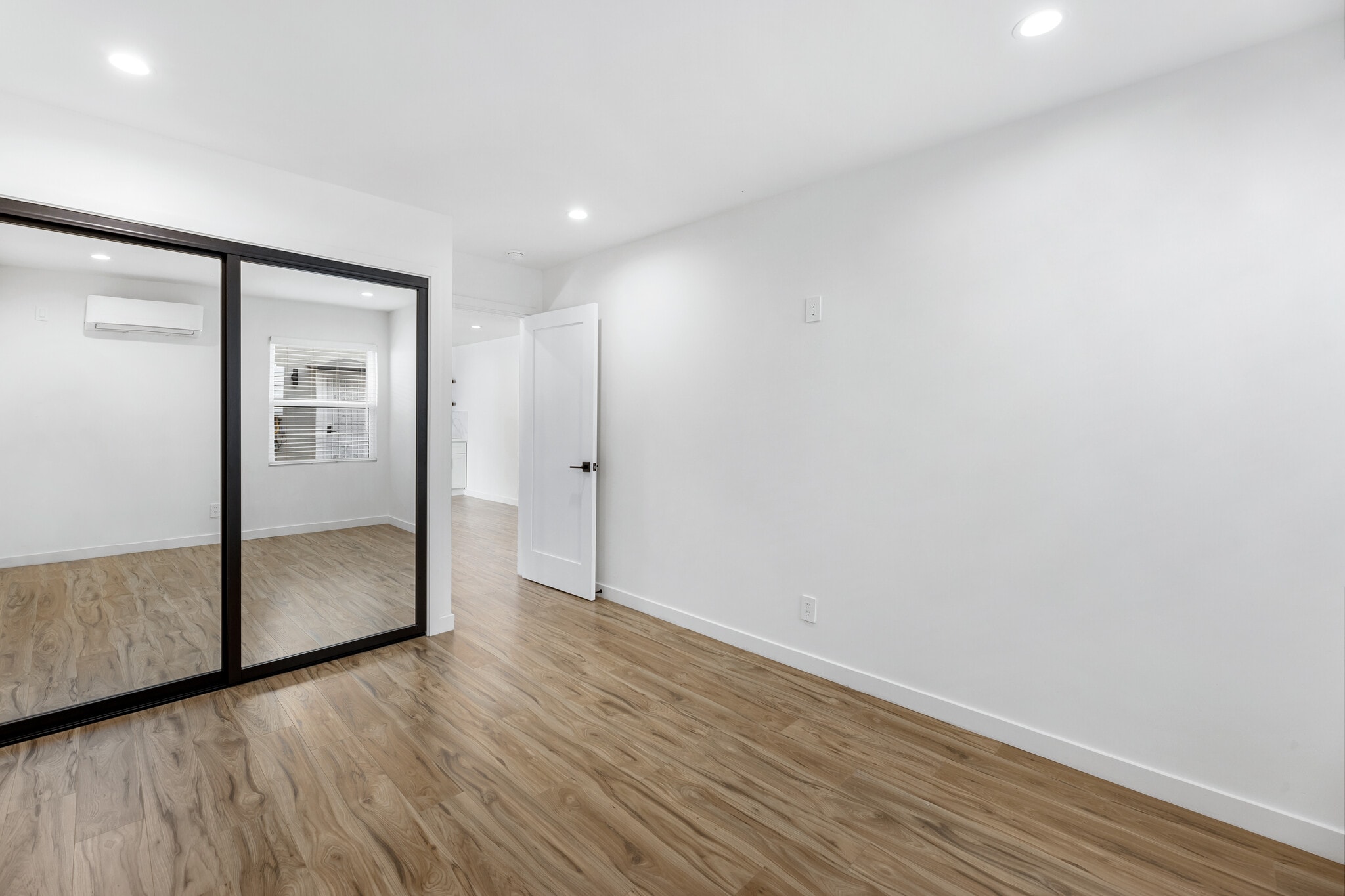 bedroom - 738 S Stanley Ave