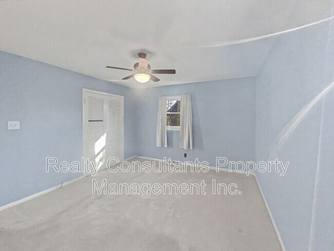 Building Photo - 3222 S Elm-Eugene St